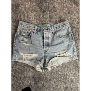 NWOT Levi's 501 Distressed Shorts size 29